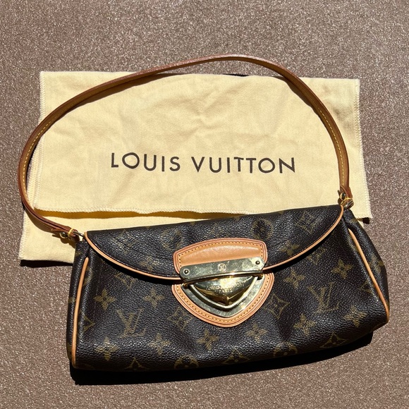 LOUIS VUITTON Monogram Beverly Clutch 667395